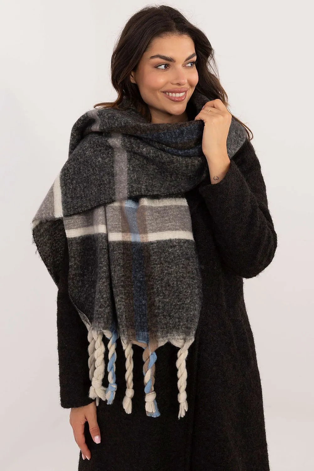 Elegant Women’s Scarf