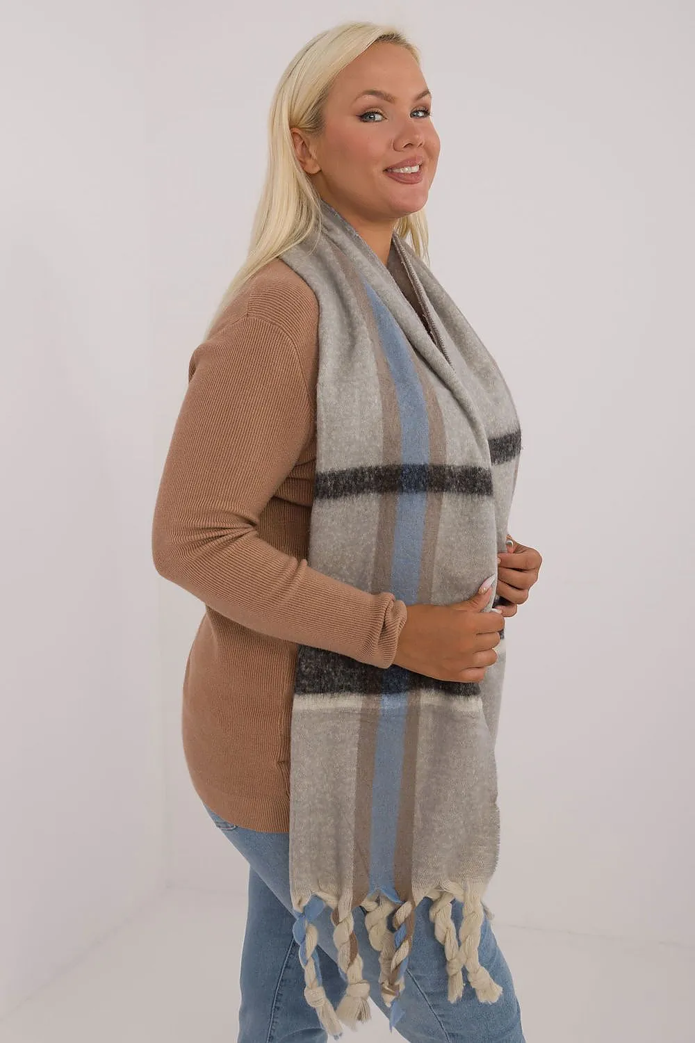 Elegant Women’s Scarf