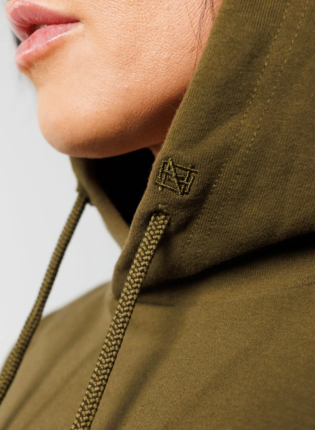 GOOD DAYS CROP HOODIE - OLIVE