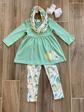 L/S - Mint Pumpkin w/Scarf